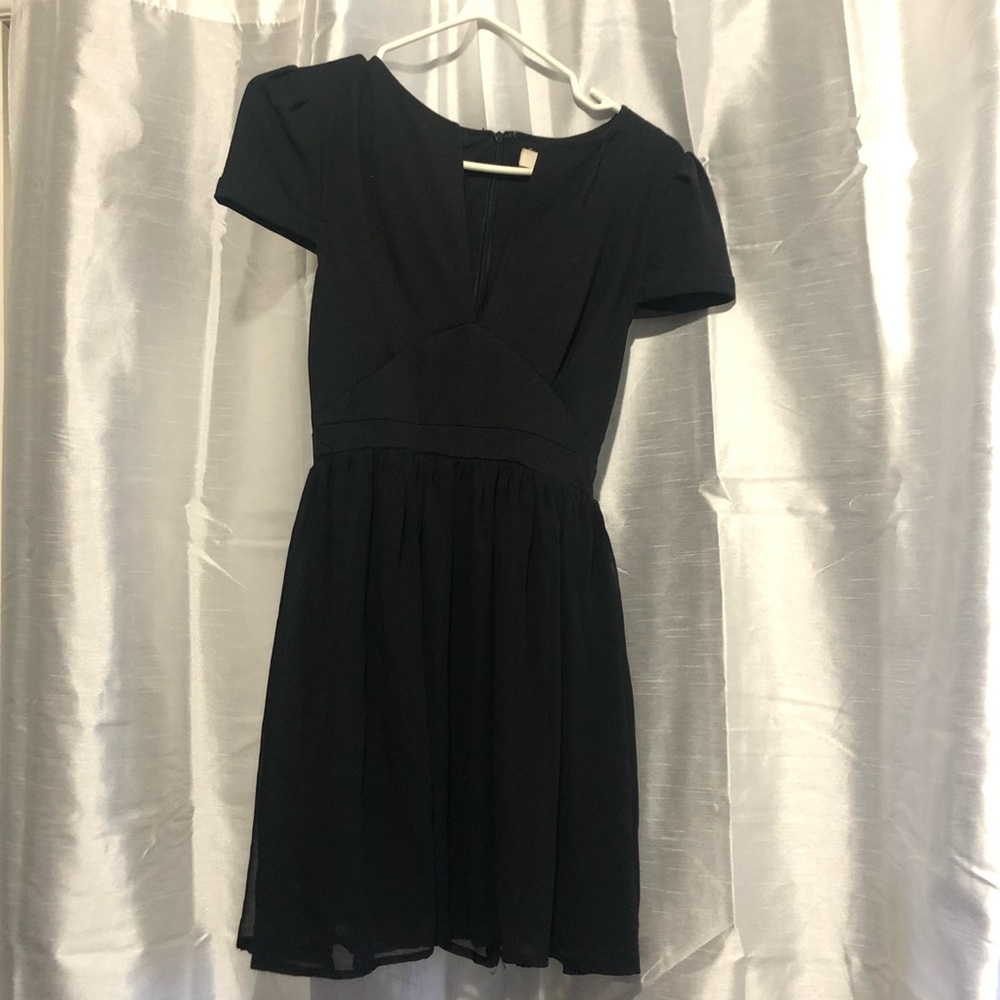 Tobi deep plunge cap sleeve chiffon black dress